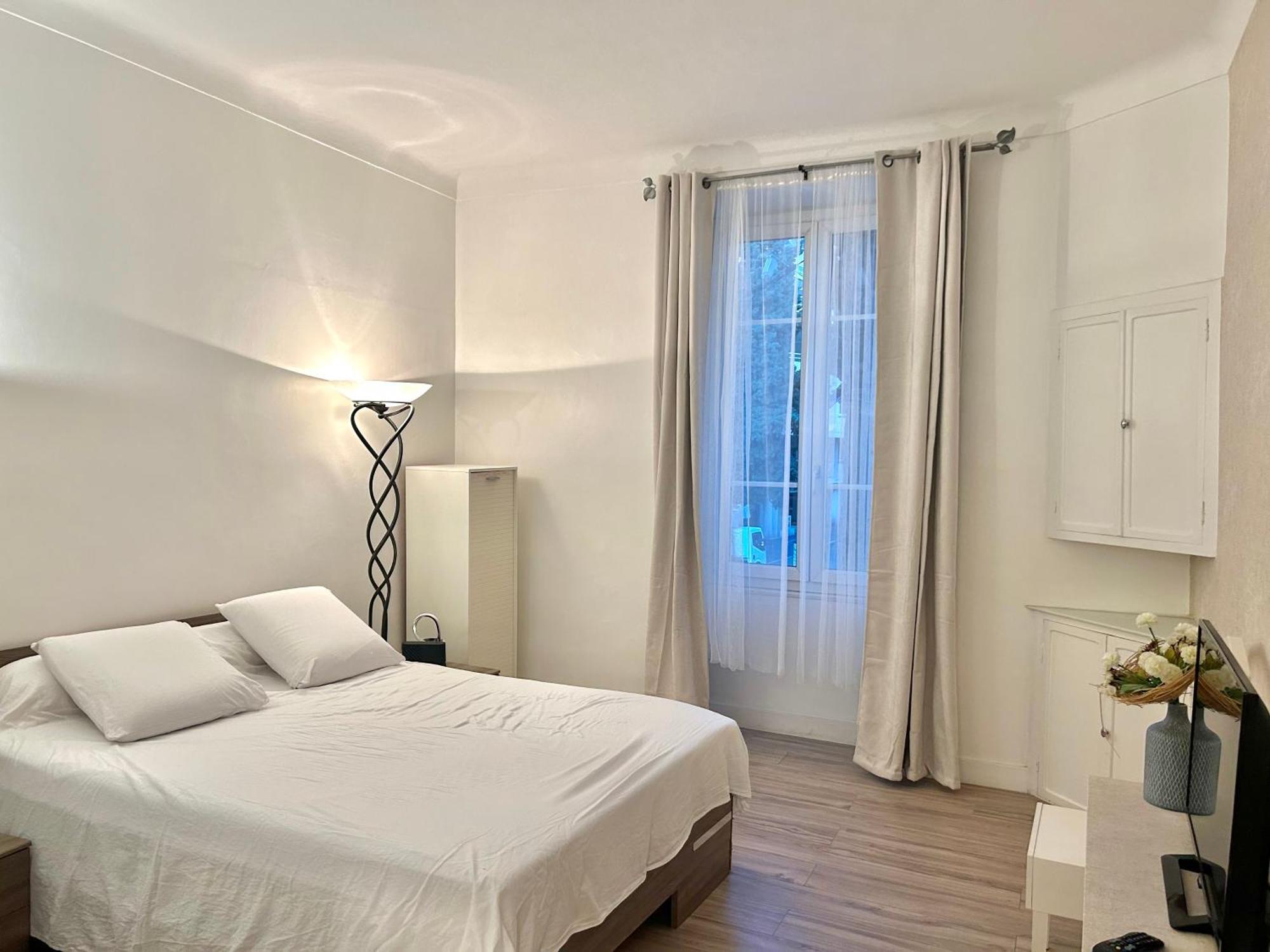 Amiral Courbet Apartment Жуан-Ле-Пин Екстериор снимка